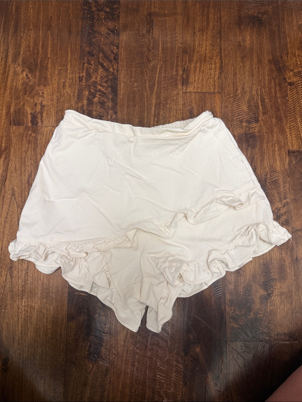 Love Tree Cream Ruffle-Hem Lounge Shorts